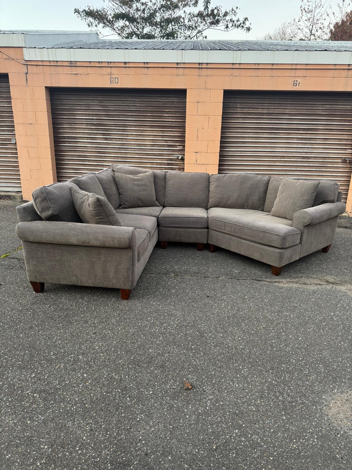 (Delivery Available) Haverty’s Dark Gray 3p Sectional