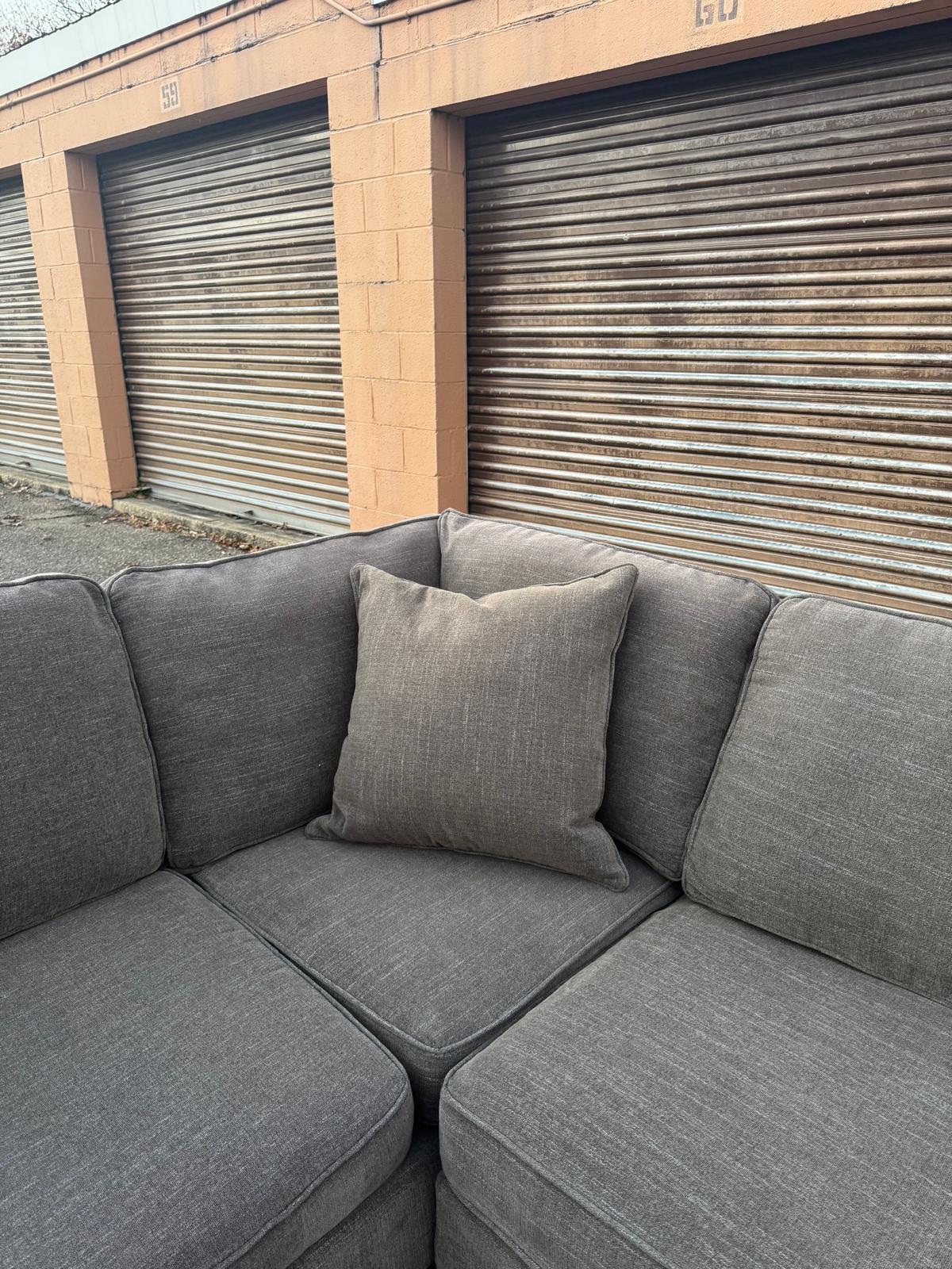 (Delivery Available) Haverty’s Dark Gray 3p Sectional