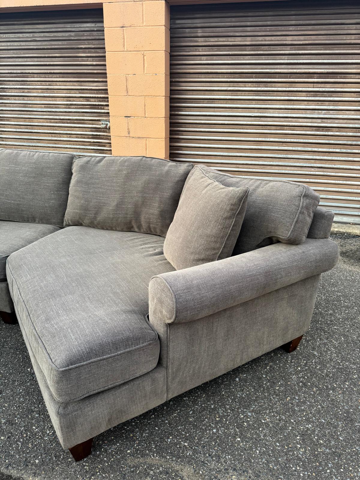(Delivery Available) Haverty’s Dark Gray 3p Sectional