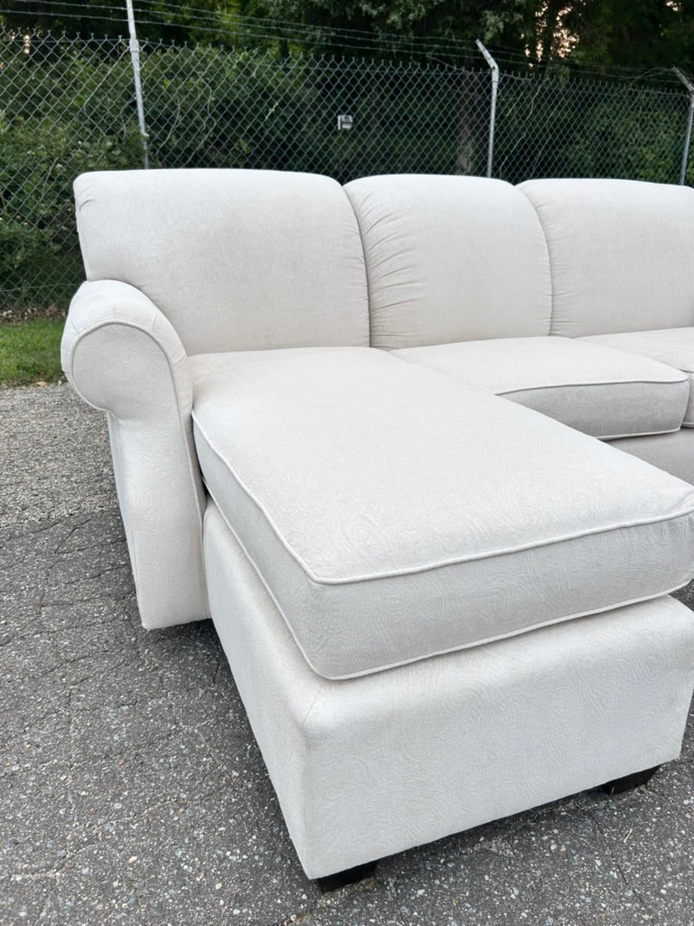 Kincaid Gray 2p Sectional