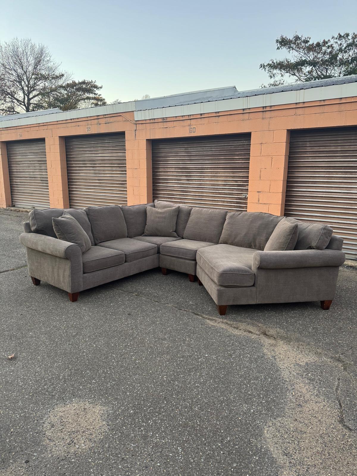 (Delivery Available) Haverty’s Dark Gray 3p Sectional